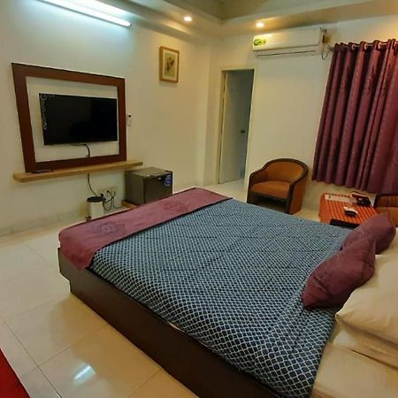 Center Point Apartment 达卡 外观 照片